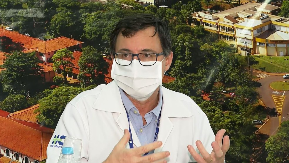 Voluntários que tomaram dose da vacina chinesa passam bem, diz pesquisador em Ribeirão Preto, SP
